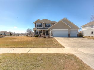 16477 Fairgreen Ave, Lakeville, MN 55044
