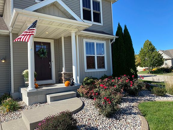 3rd image of 314 Heritage Square Dr