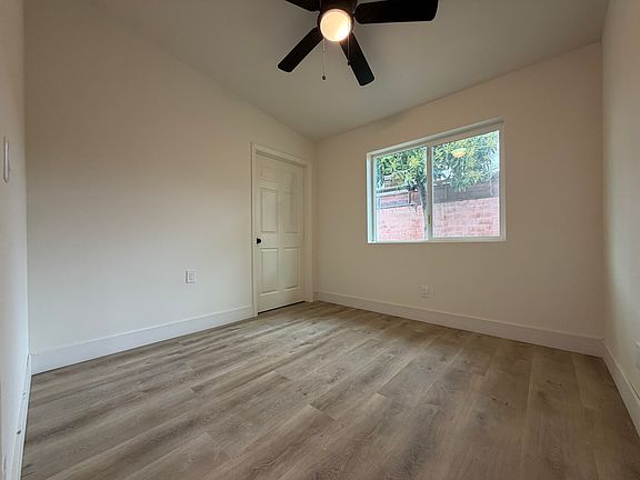 5th image of 2520 Kellogg Park Dr #2