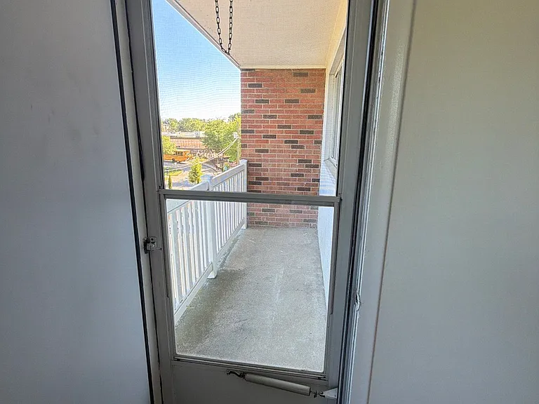 280 Lorne Ave #23 — Photo 6