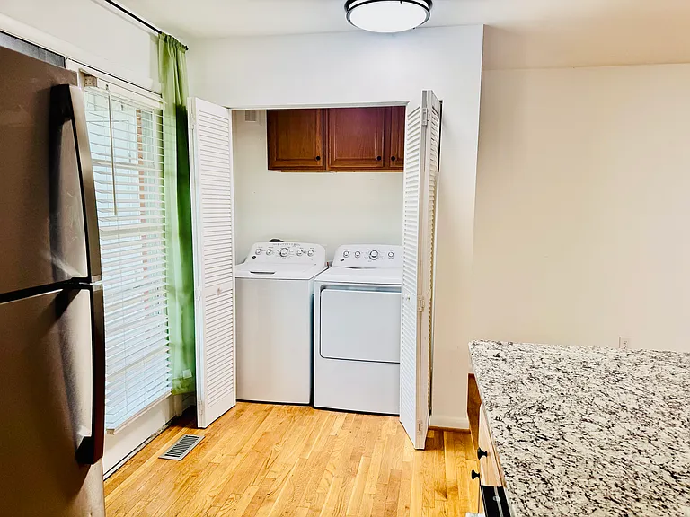 1216 W Leigh St — Photo 28