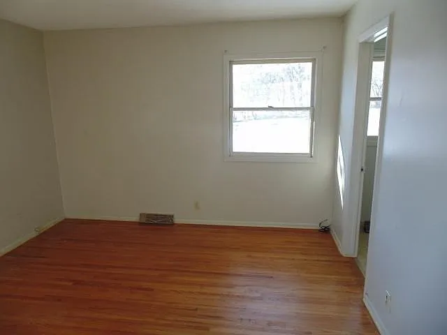 1110 Kingston Ave — Photo 8