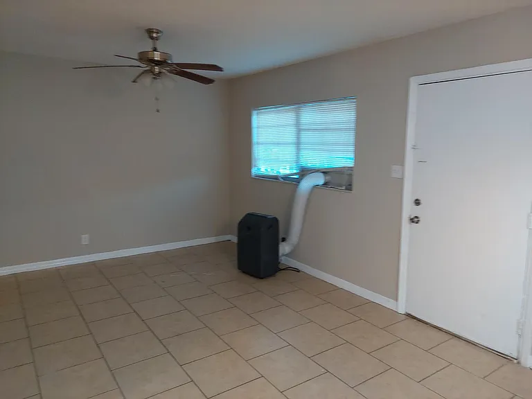 1708 E Waters Ave #A — Photo 4