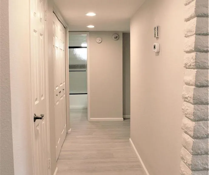 4532 W Corrine Dr — Photo 3