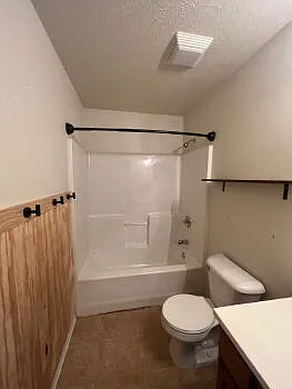 160 Cedarwood Ave — Photo 3