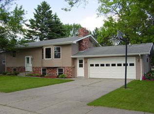 1806 8th Ave NW, East Grand Forks, MN 56721