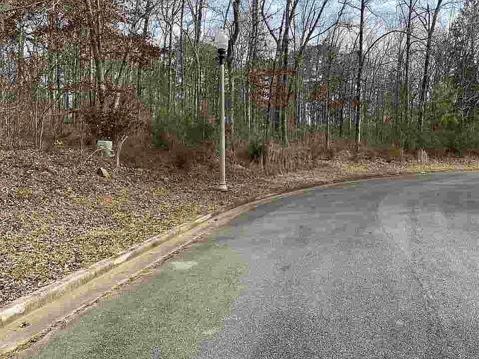 2nd image of 43 Peyton Pl #5
