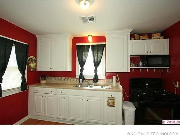 5th image of 1336 E Bryan Ave