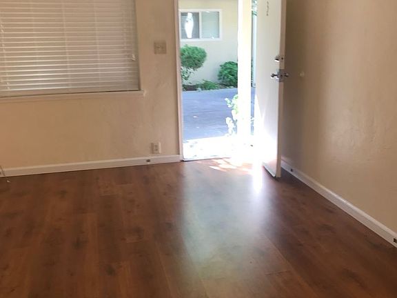4th image of 2715 P St APT 03