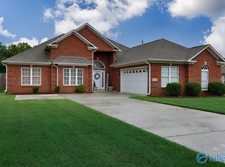 126 High Noon Ln, Huntsville, AL 35806