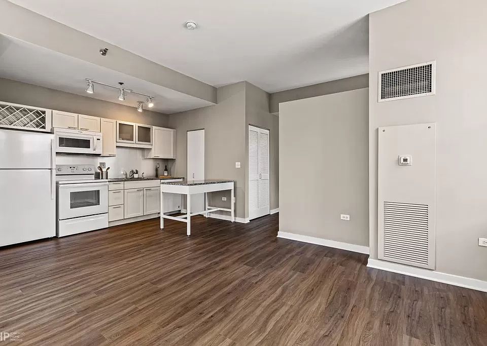 1st image of 186 E Randolph Dr #1-1309