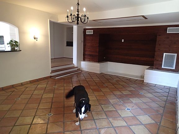 2nd image of 2047 Ivar Ave