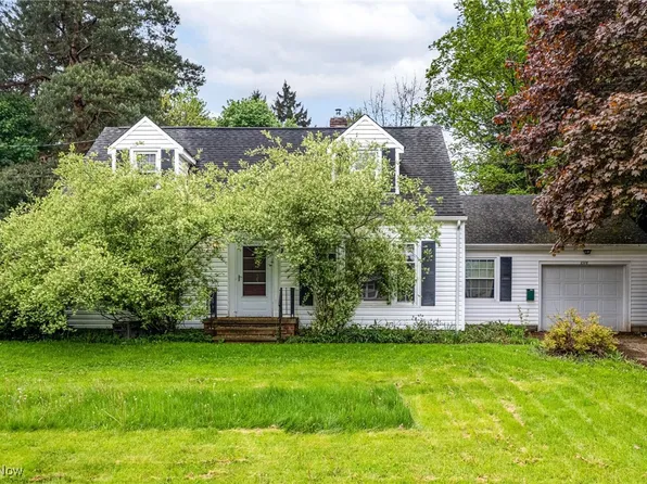 2376 Burnham Rd, Akron, OH 44333