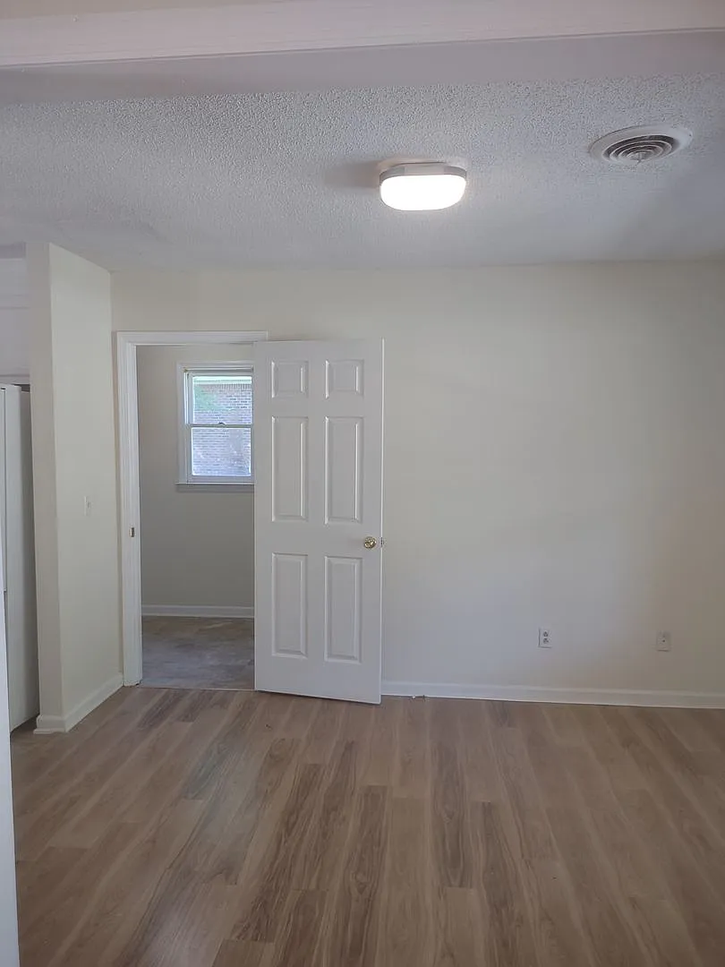 3 bed, 1340 sqft, $1,550 — Photo 4