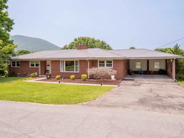 712 Clifford St, Pearisburg, VA 24134