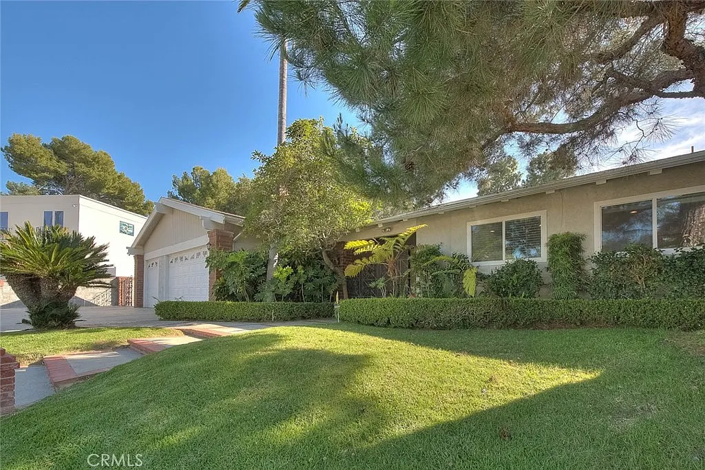 3 bed, 3069 sqft, $9,500 — Photo 3