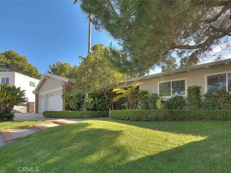 16612 Park Lane Cir — Photo 3