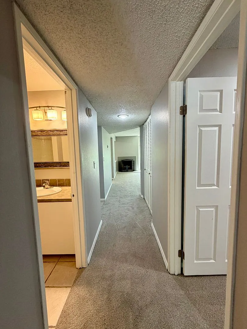 Golf Course Views! 2 bed, 2 ba with Balcony! — Photo 4