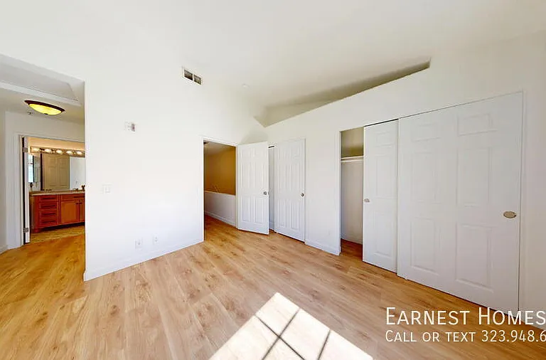 18347 Saticoy St #31 — Photo 10