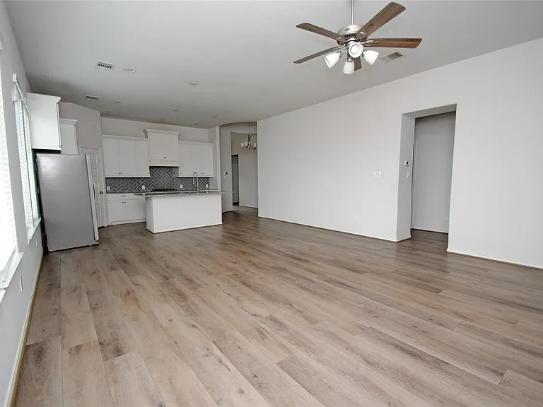 24978 Tidmor Ln — Photo 17