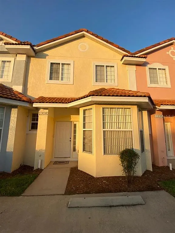 3 bed, 2.5 bath, 1468 sqft, $1,950 — Photo 2