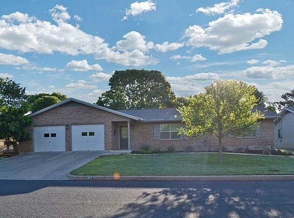 2nd image of 1017 Avenue C