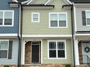 318 Old Grove Ln, Apex, NC 27502