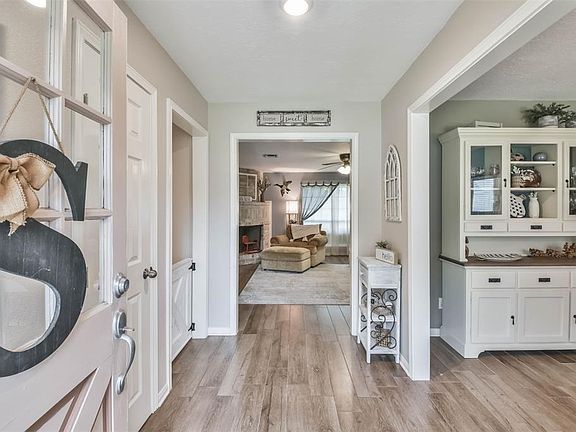 3rd image of 22019 Bucktrout Ln