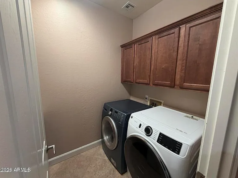 421 W Wisteria Pl — Photo 34