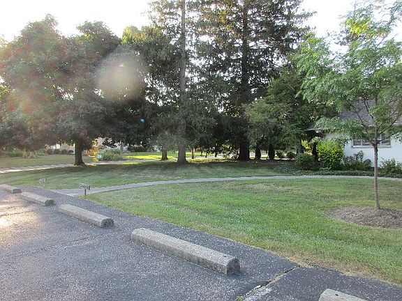 4th image of 3040 Asbury Dr