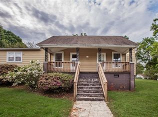 213 Pine St, Easley, SC 29640