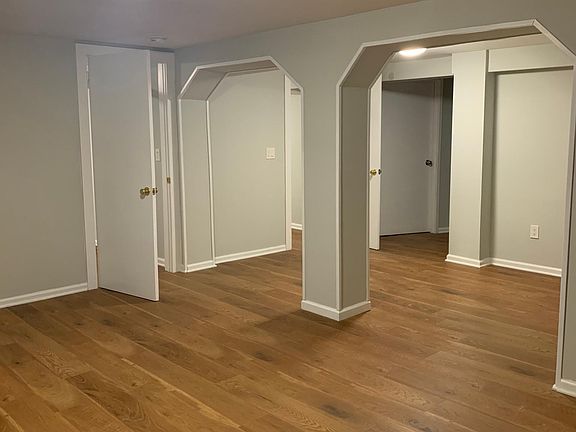 2nd image of 1-120 Rich Ave #1