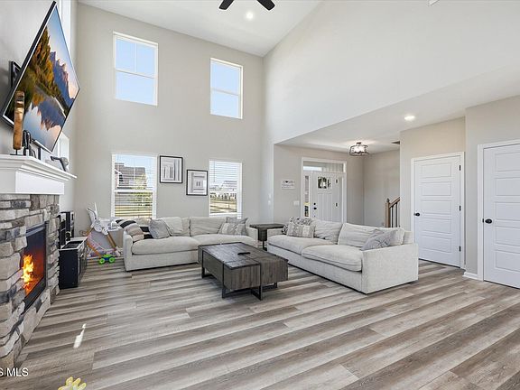 3rd image of 8837 Birchfield Rd