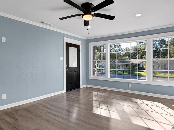 3rd image of 211 Leonard Dr