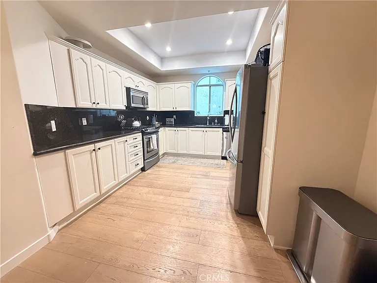 4970 Kester Ave #10 — Photo 5