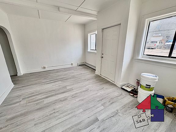 5th image of 94 Malletts Bay Ave #1A