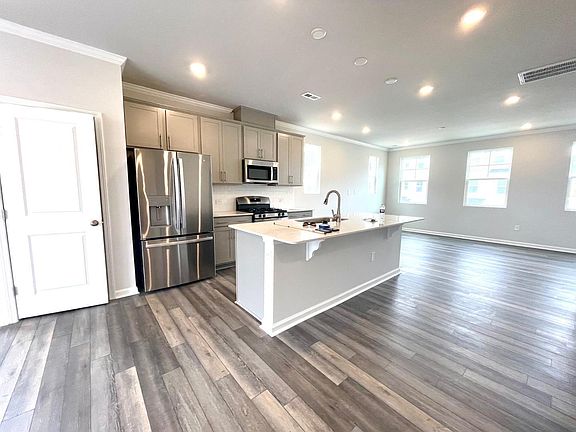 4th image of 132 Sweet Lilac Way
