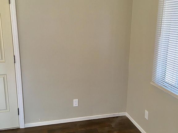 4th image of 209 Grand Ave
