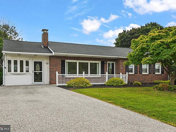 4th image of 1112 Hanover Rd