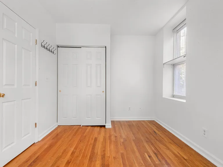 734 Adams St #1B — Photo 15