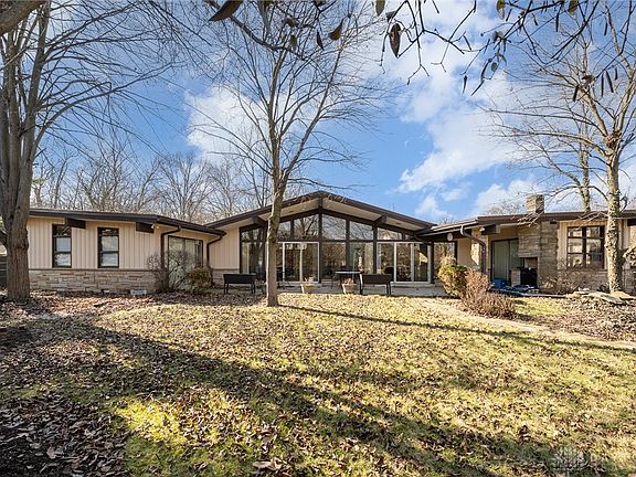 3rd image of 519 Valewood Ln