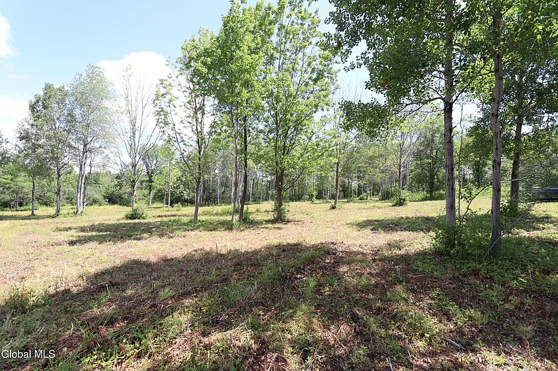 3rd image of 468 Middle Road
