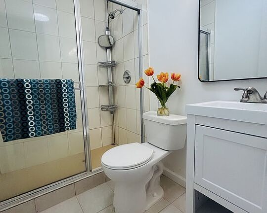 5th image of 740 N Hill Pl APT 1
