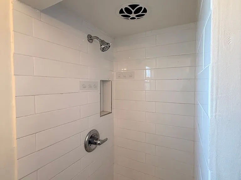 1023 S Osage Ave — Photo 4