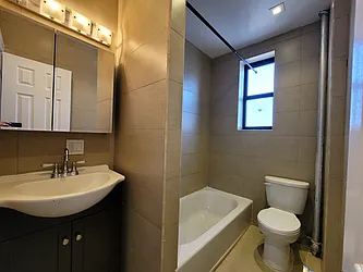 Rented by R New York