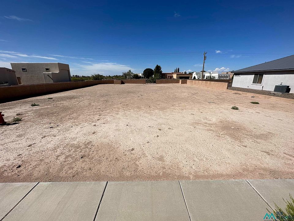 1st image of 3008 S Corte De Loretta St
