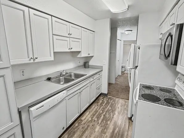 3100 Ward Pl APT 7, Anchorage, AK 99517