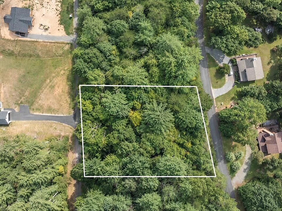 1st image of 25 Brookhaven Dr