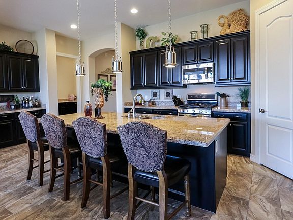 5th image of 1053 W Desert Firetail Ln