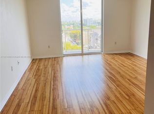 900 SW 8th St APT 806, Miami, FL 33130